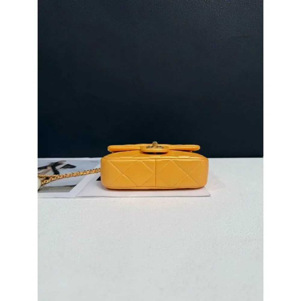 CHANEL brand color
